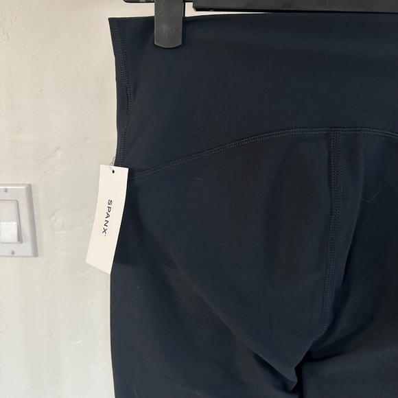 SPANX SOFT + SMOOTH BLACK FULL LENGTH LEGGING - Picture 4 of 4